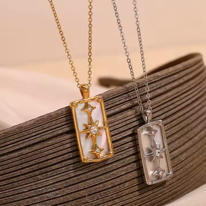 STAR NECKLACE