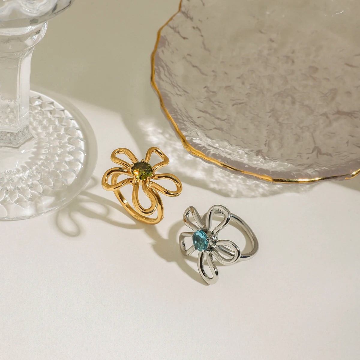 FLOWER LINE RING