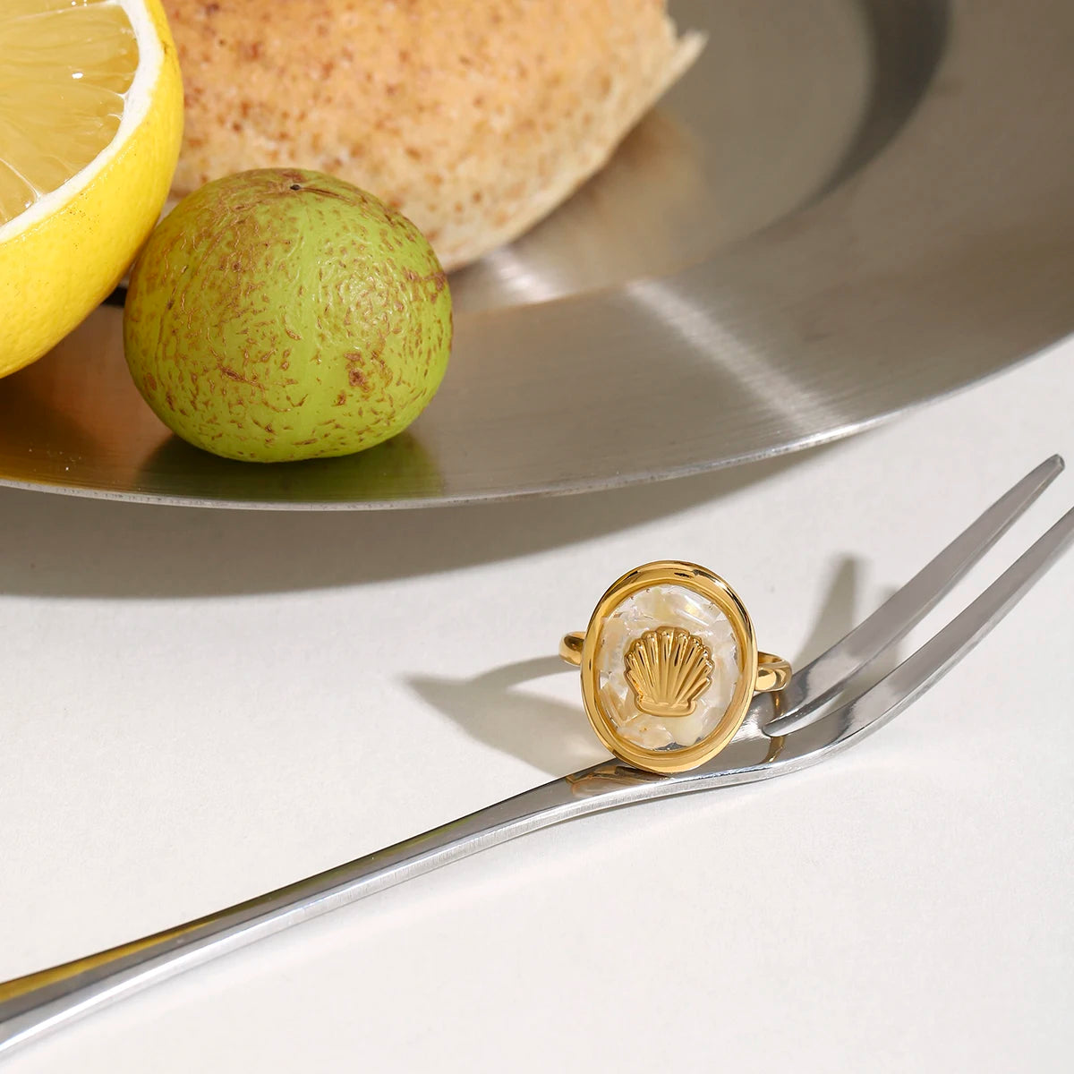 HOLIDAY SHELL RING