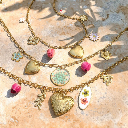 FLOWER PENDANT NECKLACE