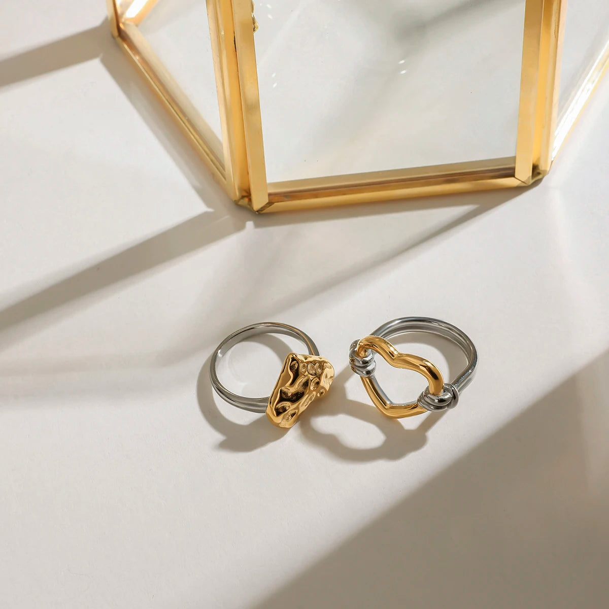 MINIMALIST HEART RING