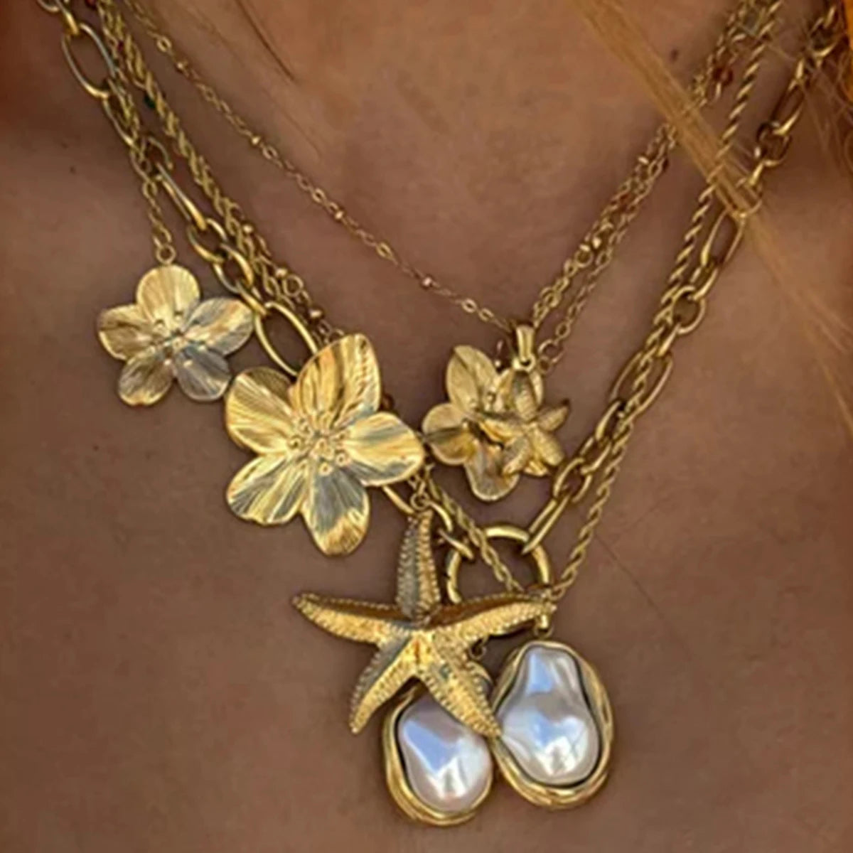 STARFISH PENDANT NECKLACE