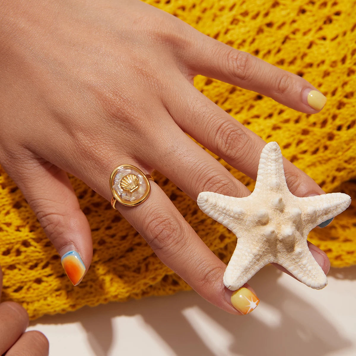 HOLIDAY SHELL RING