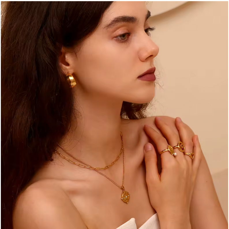 GOLDEN SOLAR NECKLACE