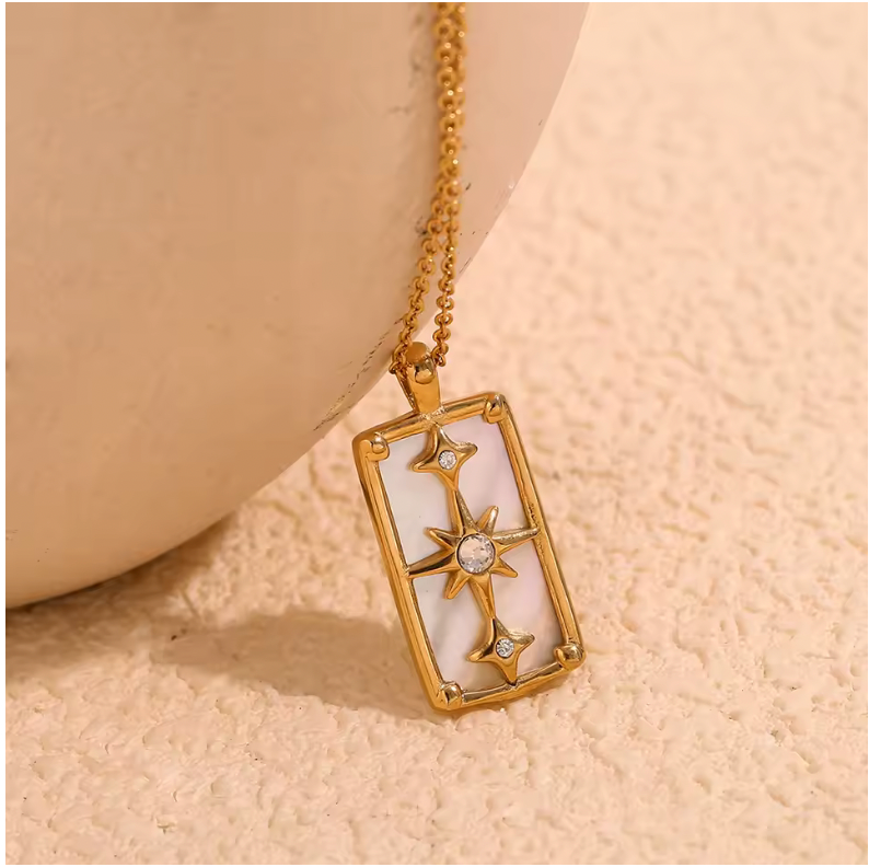 STAR NECKLACE
