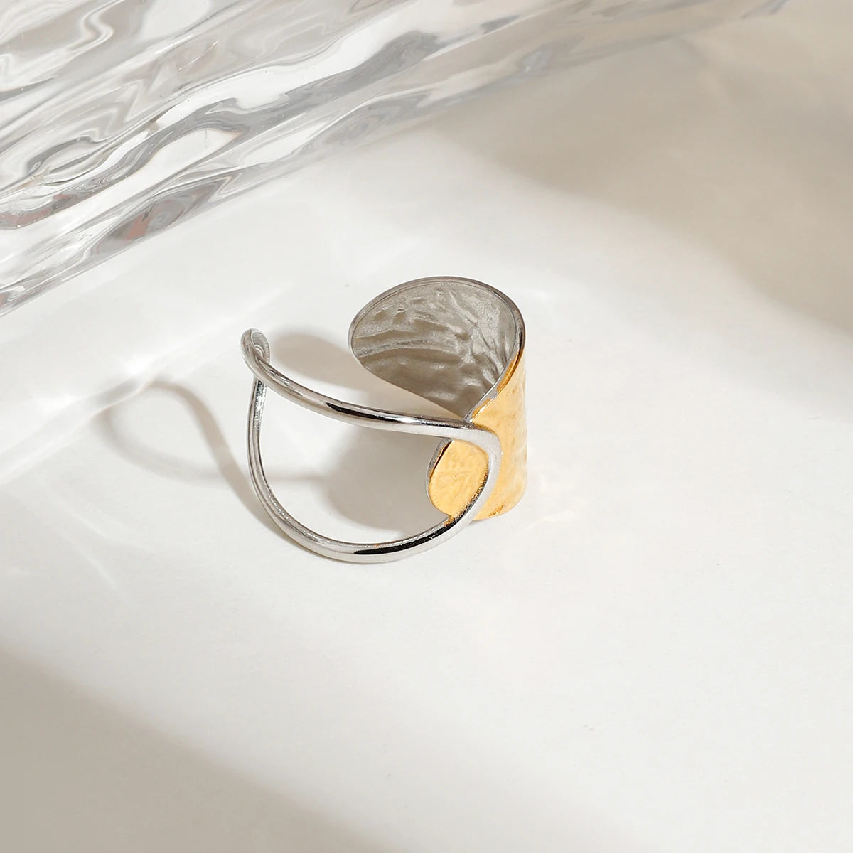 ASYMMETRICAL RING